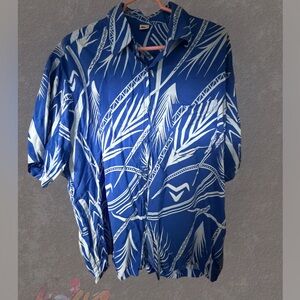 Missing Polynesia Mens XL button down shirt